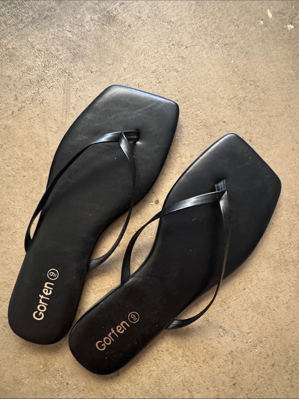 Black Square-Toe Minimalist Flip Flop Sandals size 9